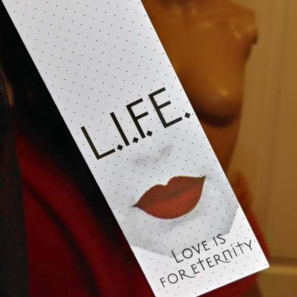 Young contemporary bathing suit cover - Picture 5 of 7